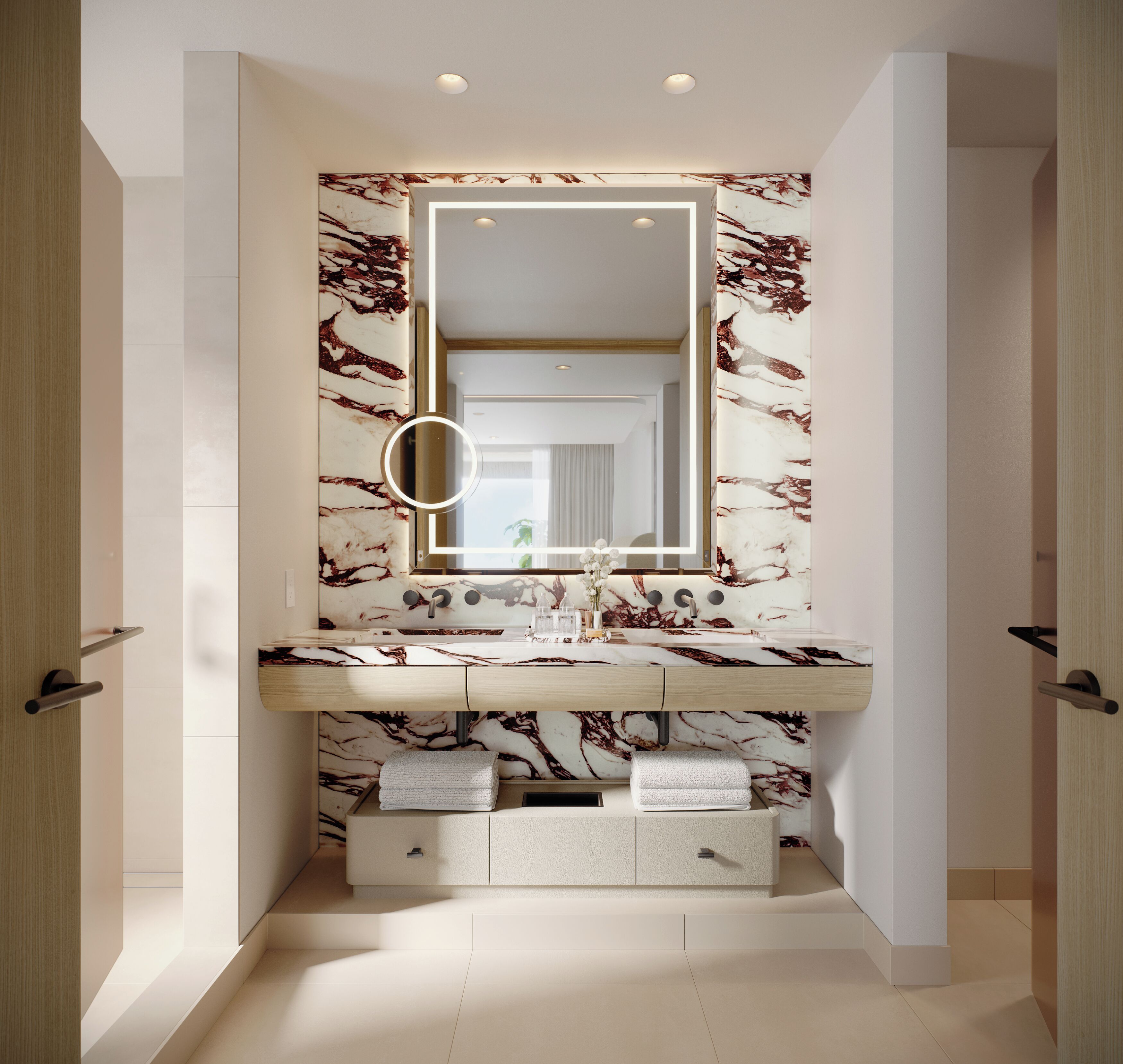 Une salle de bain moderne avec un pare-baignoire en marbre, un grand miroir et un meuble-lavabo doté d’un évier et d’un espace de rangement pour les serviettes.