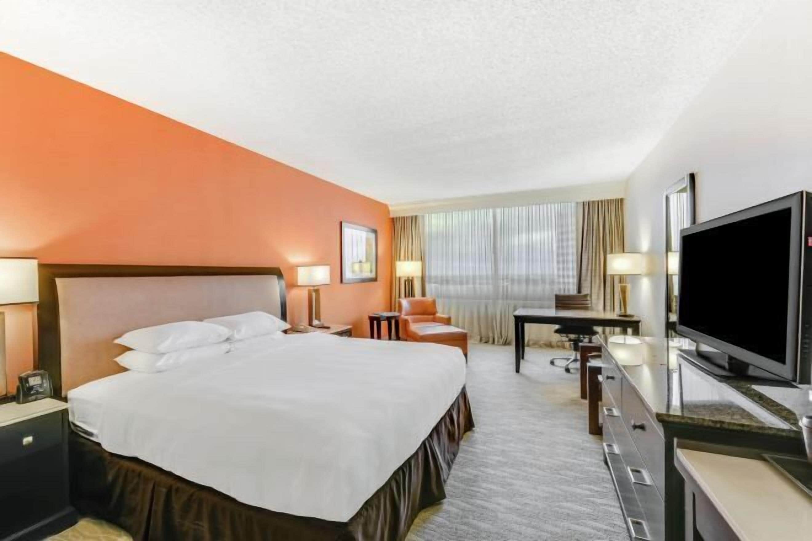 Seprai premium, selimut bulu angsa, bantalan ekstra lembut, dan brankas