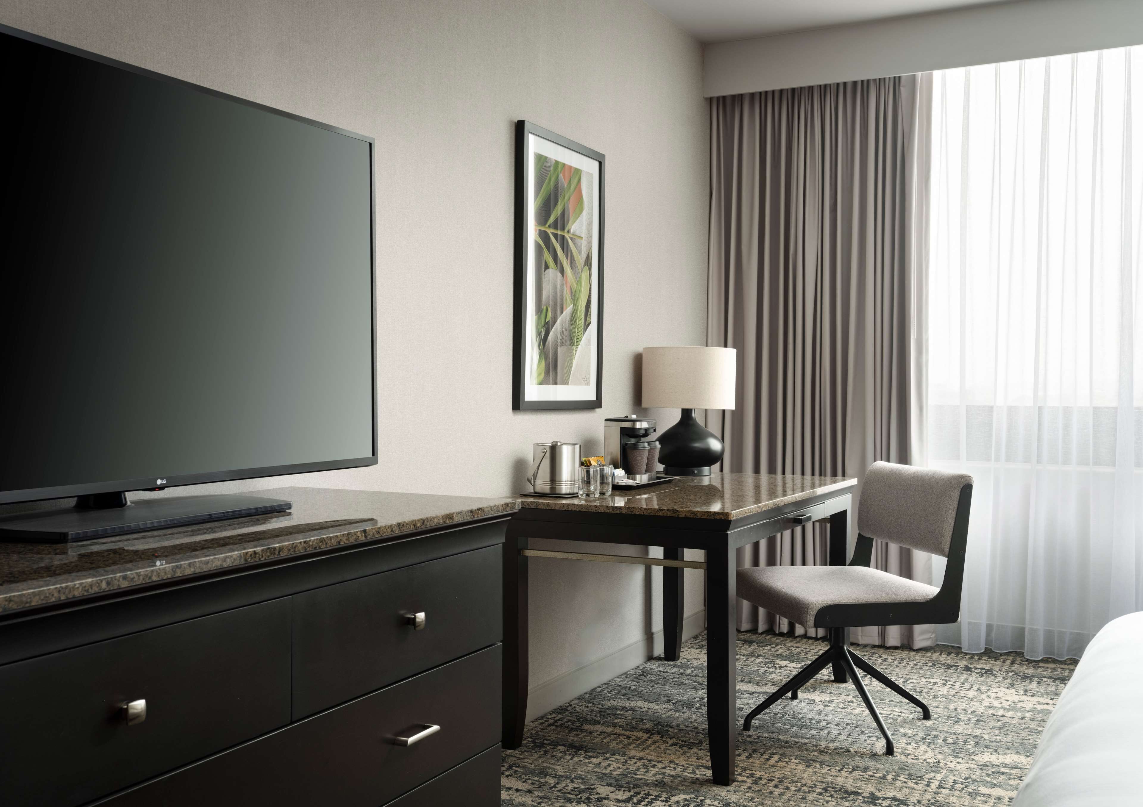 Photo - Hotel Fera Anaheim, a DoubleTree by Hilton Hotel