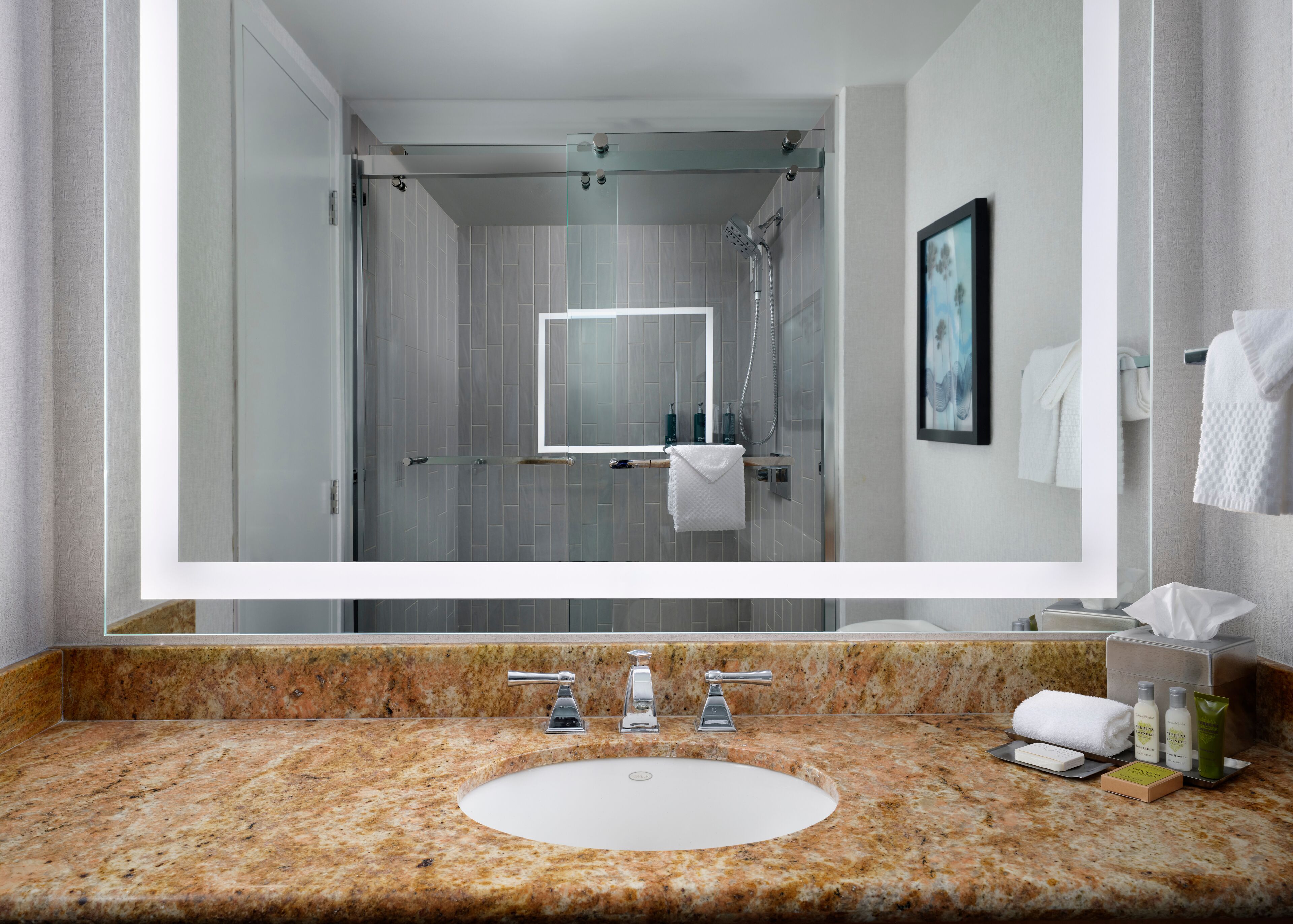 Photo - Hotel Fera Anaheim, a DoubleTree by Hilton Hotel