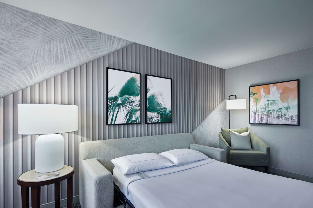 Kamar (Parlor Room, 1 Sofabed Only) | 1 kamar tidur, seprai premium, dan selimut bulu angsa
