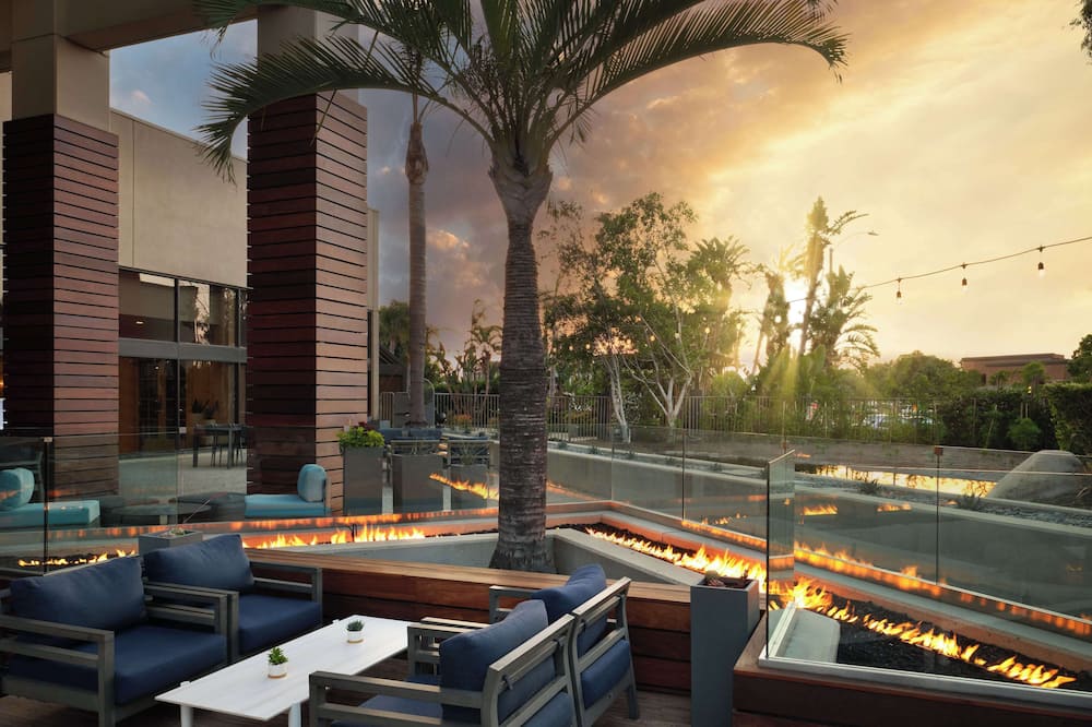 Hotel Fera Anaheim, a DoubleTree by Hilton
