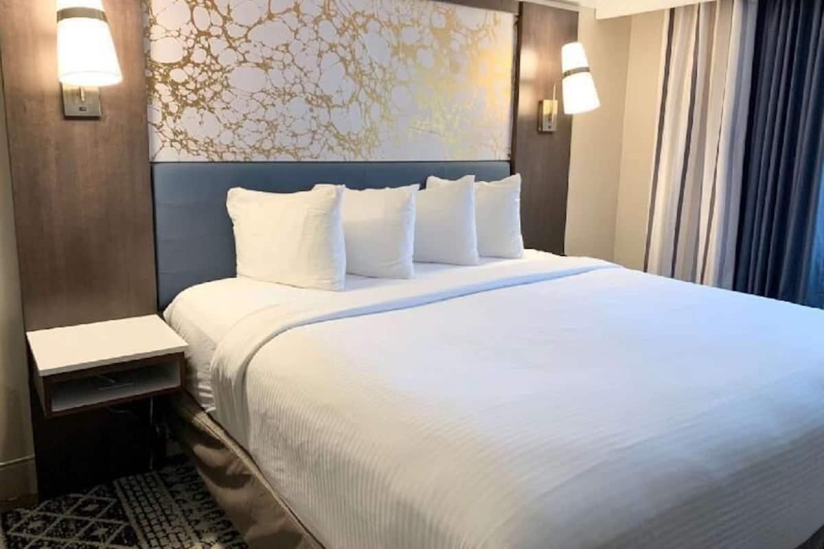 Egyptian cotton sheets, in-room safe, laptop workspace