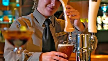 Se sirven cenas y happy hour
