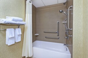 Room, 1 King Bed, Accessible, Non Smoking (Bathtub) | Bathroom | Combined shower/tub, free toiletries, hair dryer, towels - DoubleTree by Hilton Holland (Holland)