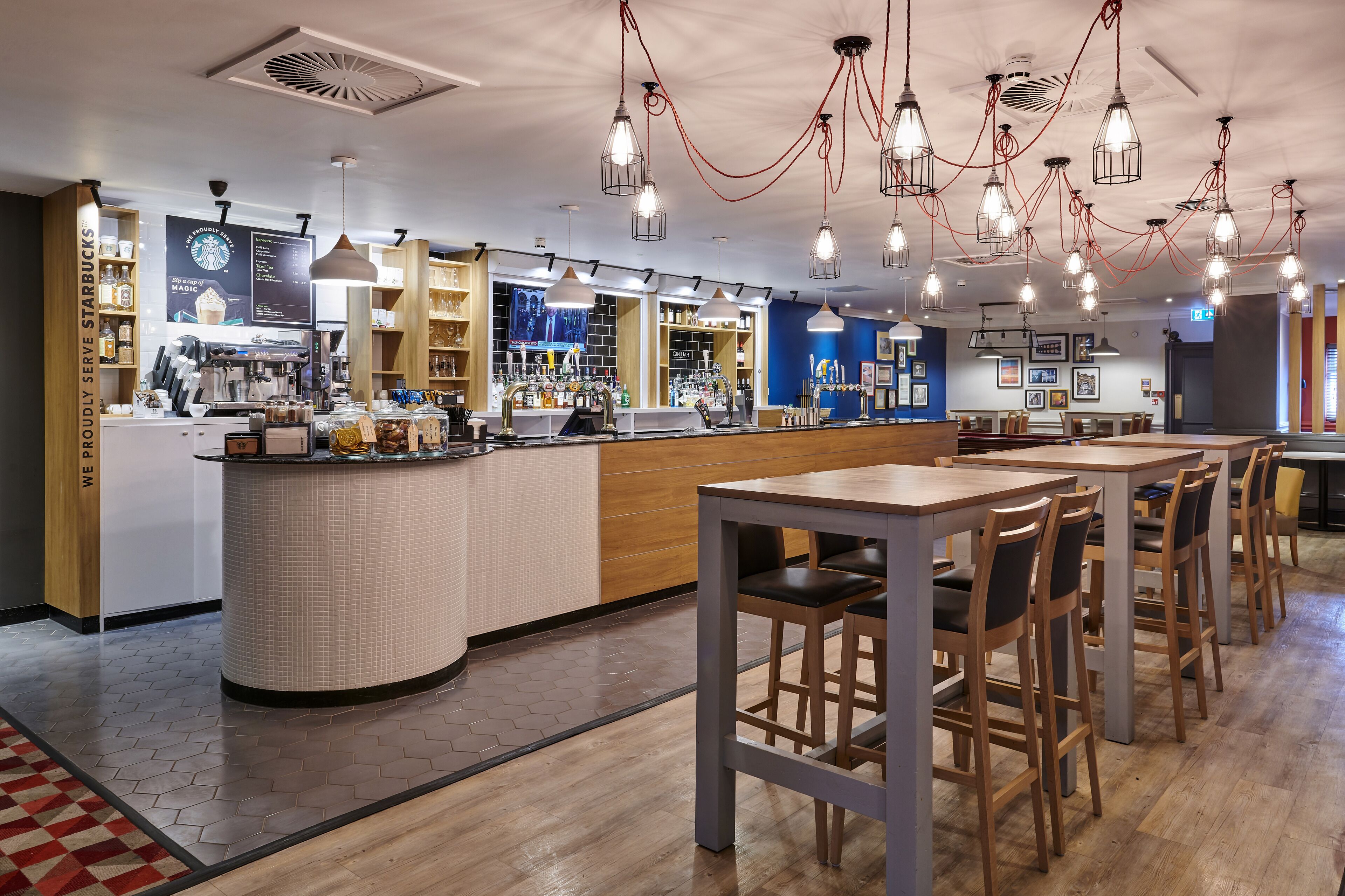 Breakfast and dinner served