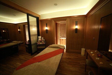 Divan Istanbul - Image 1