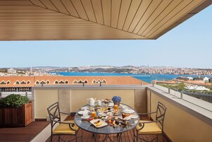 Sábanas de algodón egipcio, ropa de cama de alta calidad y minibar 