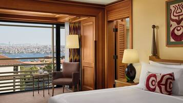 Egyptian cotton sheets, premium bedding, minibar, in-room safe