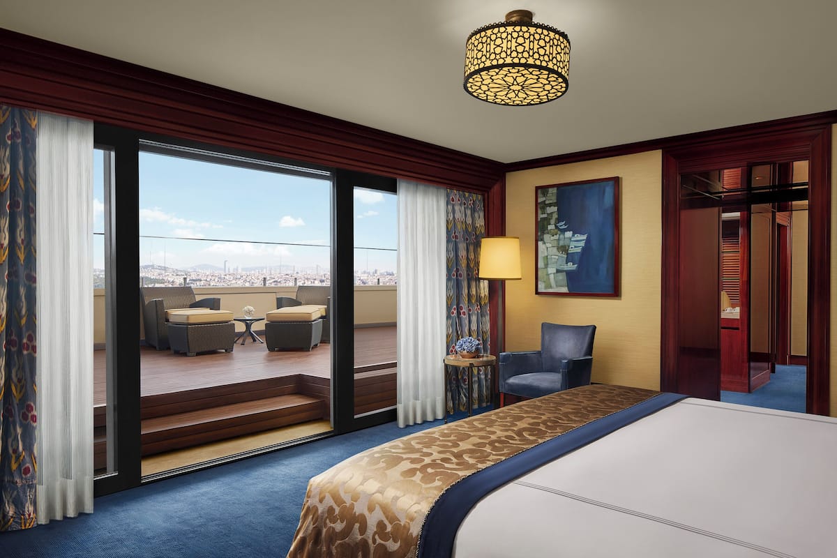 Presidential Suite | 埃及棉床单、高档床上用品、迷你吧、客房内保险箱