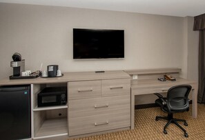 Chambre Prestige (Coast King) | Literie de qualité, lit avec matelas à plateau-coussin, coffre-fort