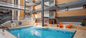 Coast Calgary University Area Hotel by APA