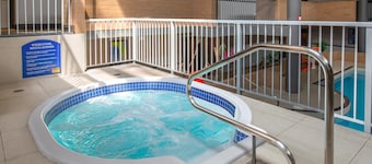 Coast Calgary University Area Hotel by APA