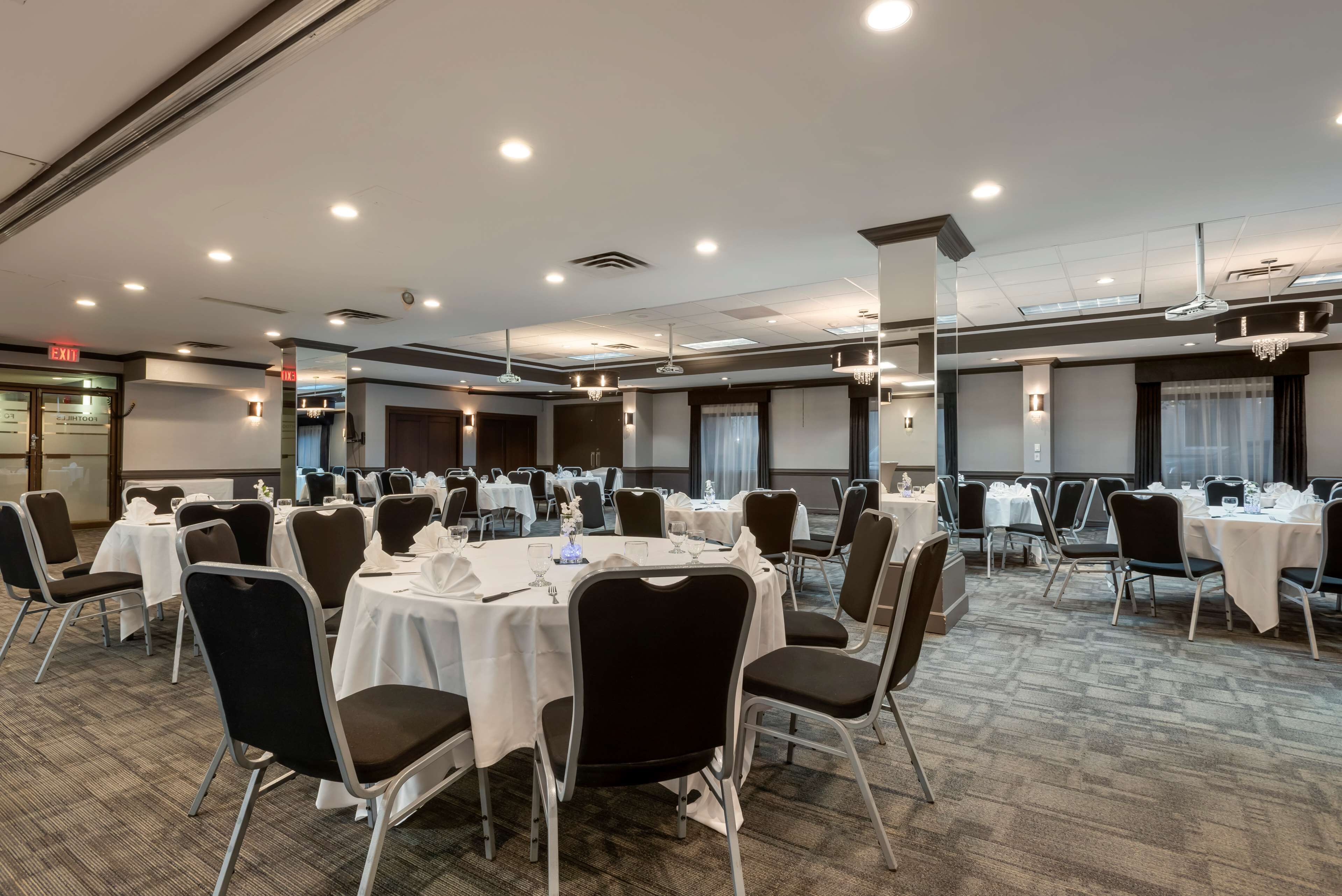 Foto - Best Western Plus Village Park Inn