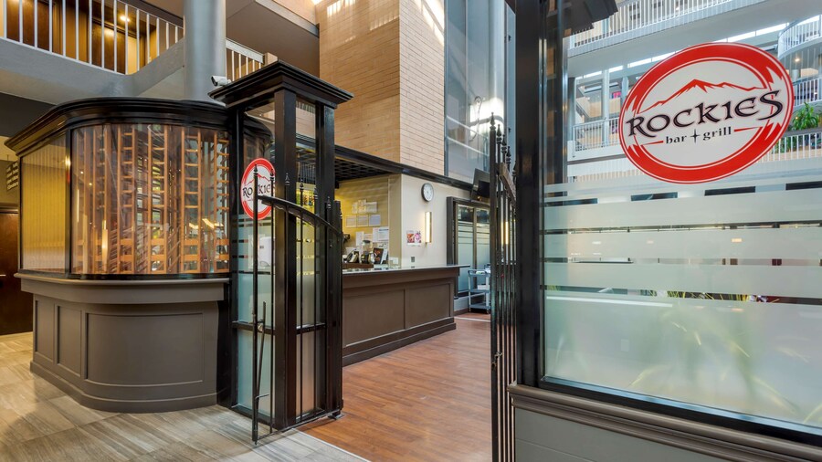 Best Western Plus Village Park Inn