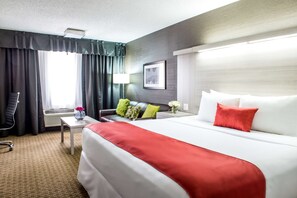 스탠다드룸, 킹사이즈침대 1개, 금연, 냉장고 및 전자레인지 (with Sofabed) | 고급 침구, 필로우탑 침대, 객실 내 금고, 책상