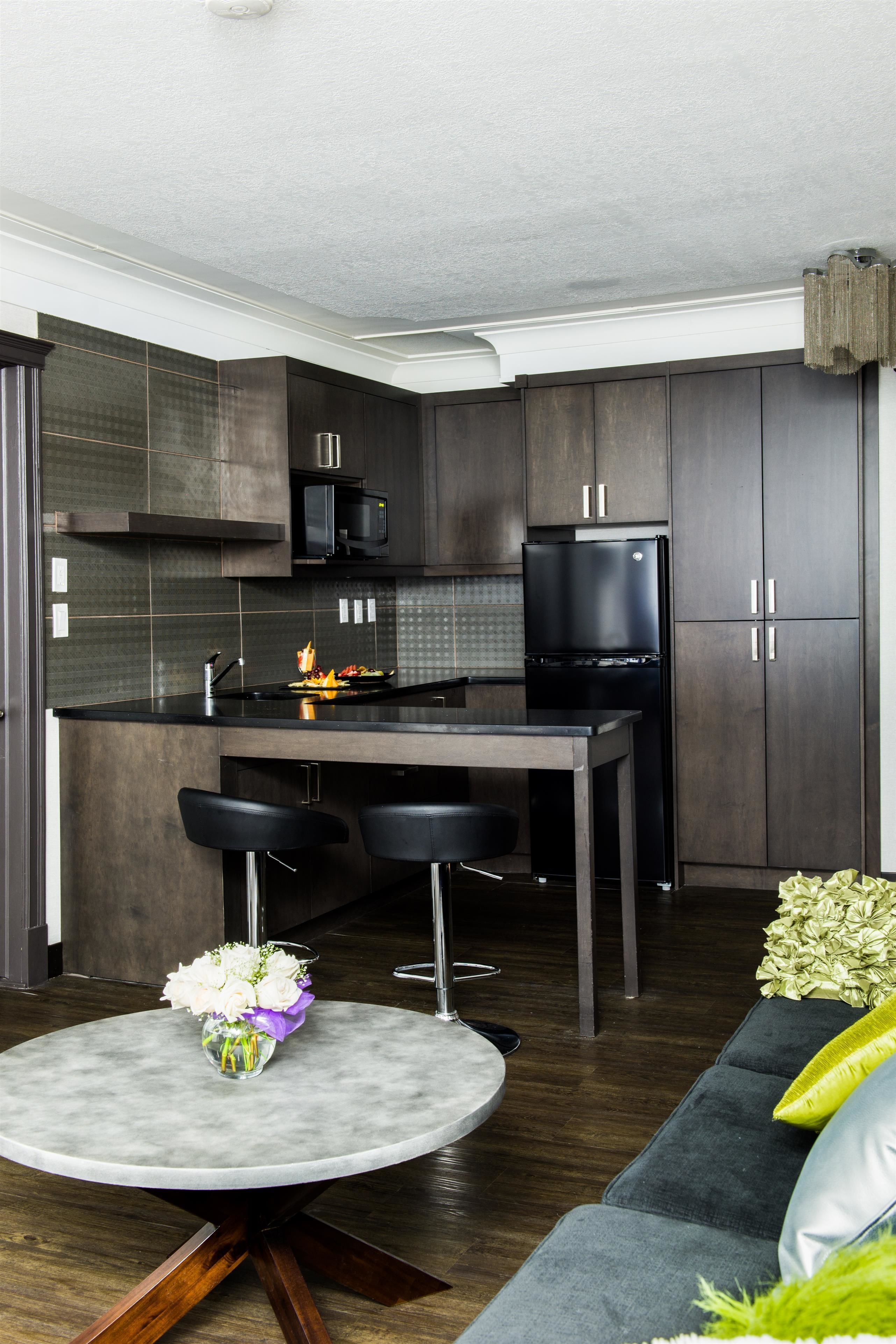 fridge, microwave, coffee/tea maker