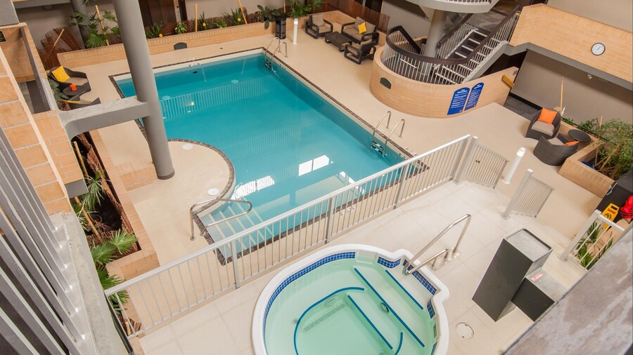 Best Western Plus Village Park Inn