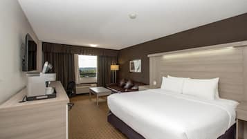 Premium Room (Coast King) | Premium bedding, pillow-top beds, in-room safe, desk