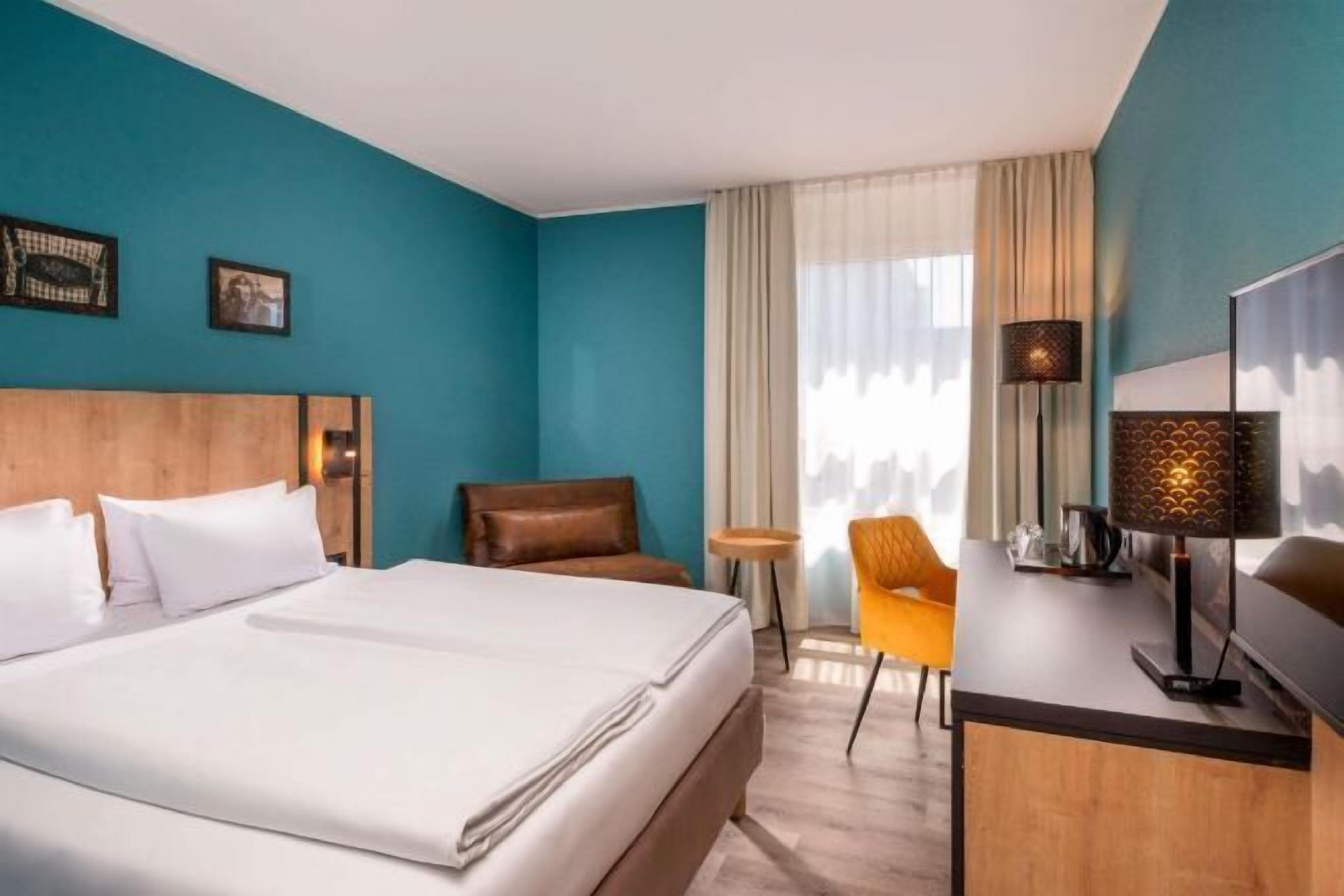 Literie hypoallergénique, coffres-forts dans les chambres, bureau