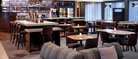 Full breakfast for a fee on weekdays