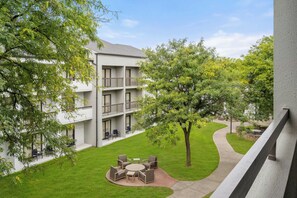 Courtyard view - Courtyard by Marriott Detroit Metropolitan Airport Romulus (Romulus)