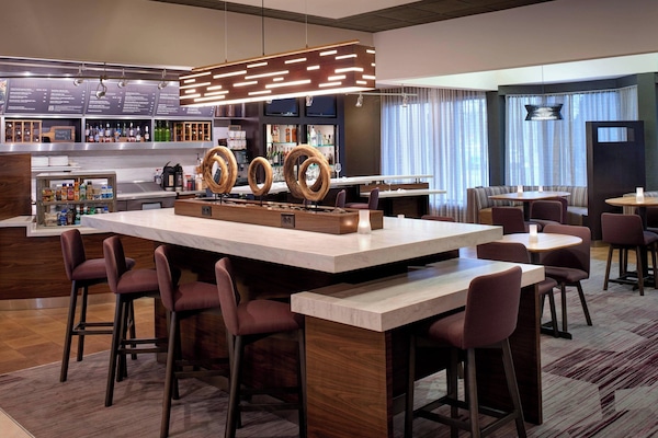 Se sirven desayunos y cenas, cocina americana