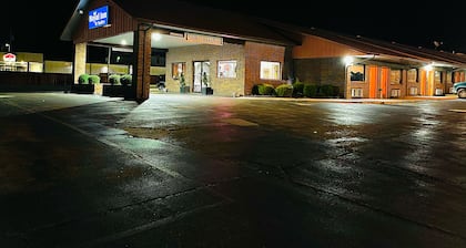 Royal Inn & Suites