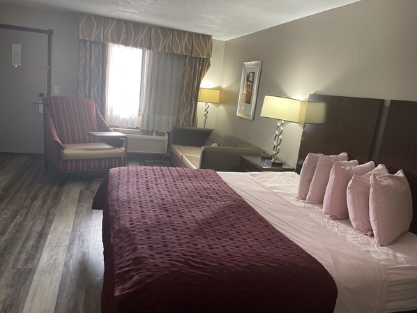 Suite, 1 King Bed, Non Smoking (Sofa bed)