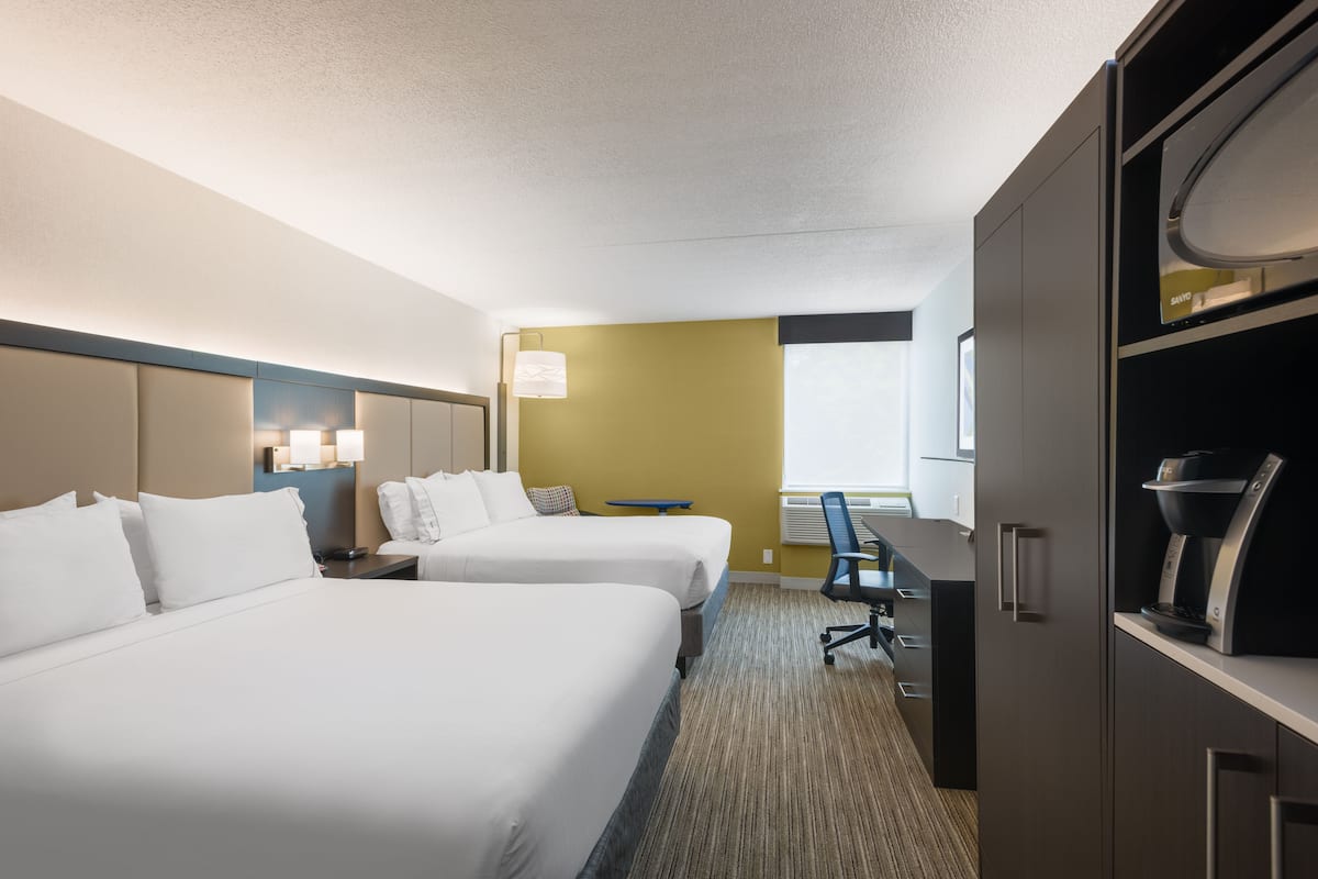 Standard Room, 2 Queen Beds | 1 bedroom, pillowtop beds, in-room safe, desk