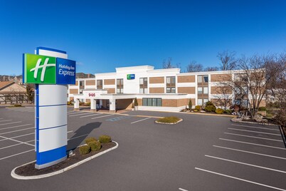 Holiday Inn Express Ramsey-Mahwah by IHG