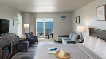 1 King Bed Lakeview - Balcony and pullout Sofa | Premium bedding, pillow-top beds, in-room safe, desk