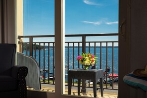 1 King Bed Lakeview - Balcony and pullout Sofa | Balcony view - Harbor Shores on Lake Geneva (Lake Geneva)