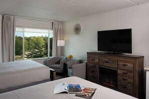 2 Queen Beds Standard | Premium bedding, pillow-top beds, in-room safe, desk - Harbor Shores on Lake Geneva (Lake Geneva)