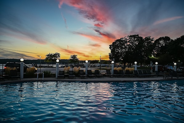 Indoor pool, outdoor pool