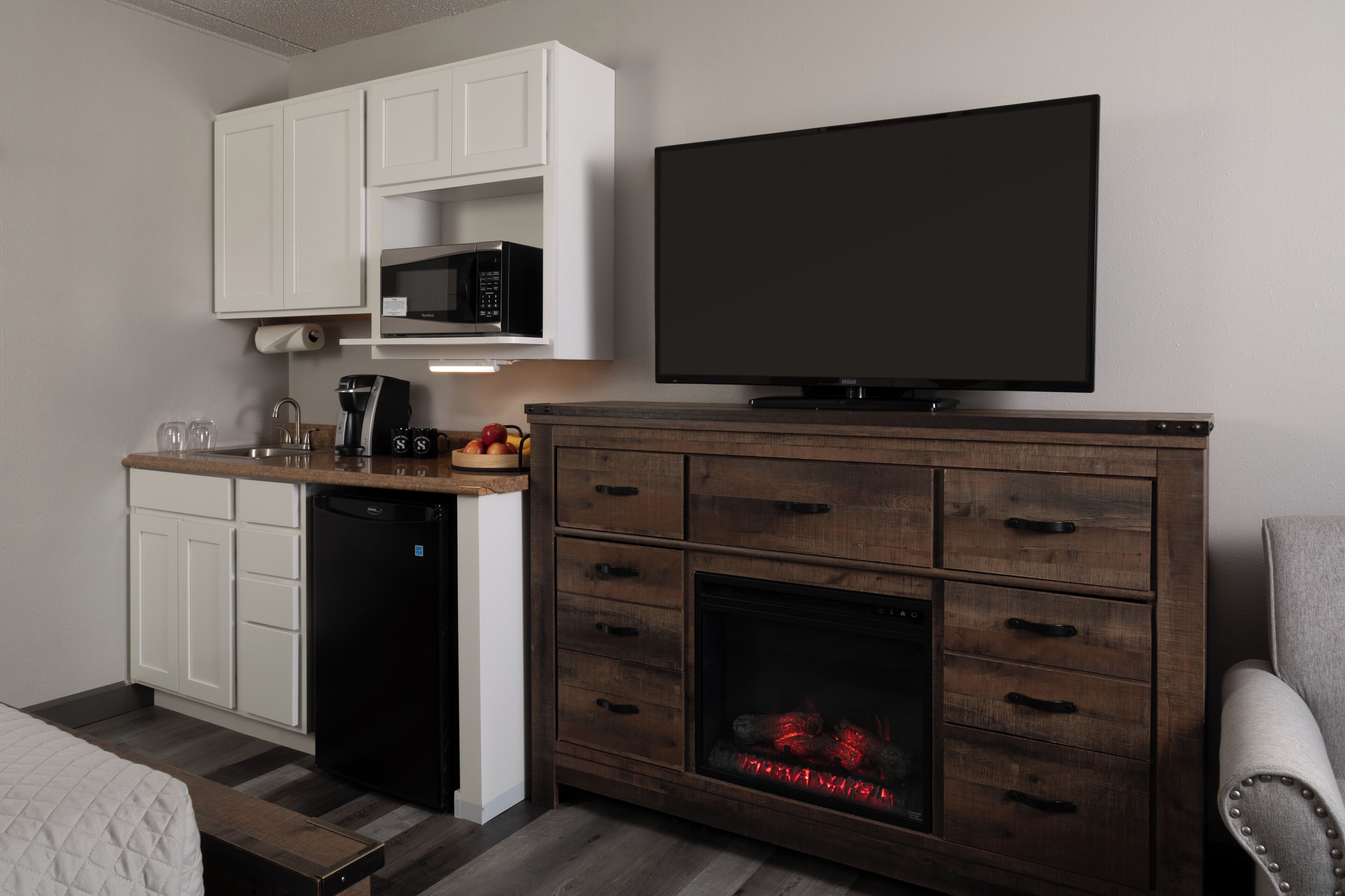 2 queen beds lakeview - balcony | 1 bedroom, premium bedding, pillow-top beds, in-room safe