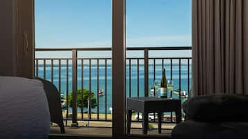 Habitación estándar, con acceso para personas discapacitadas, vista al lago | Balcón
