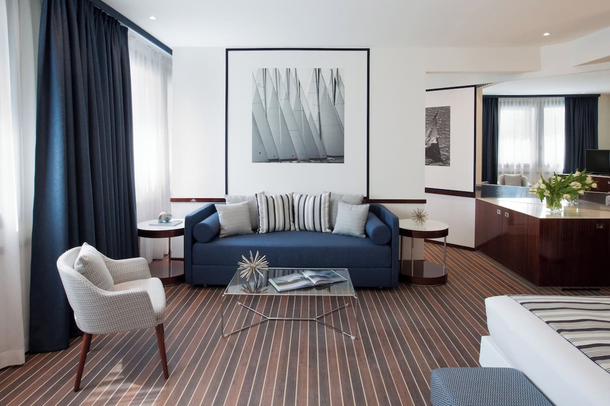 Minibar, in-room safe, desk, blackout curtains