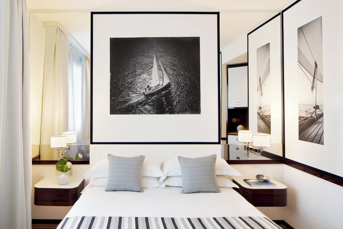 Minibar, in-room safe, desk, blackout curtains