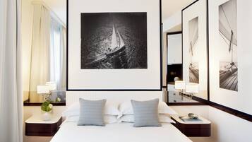 Superior Room | Minibar, in-room safe, desk, blackout drapes