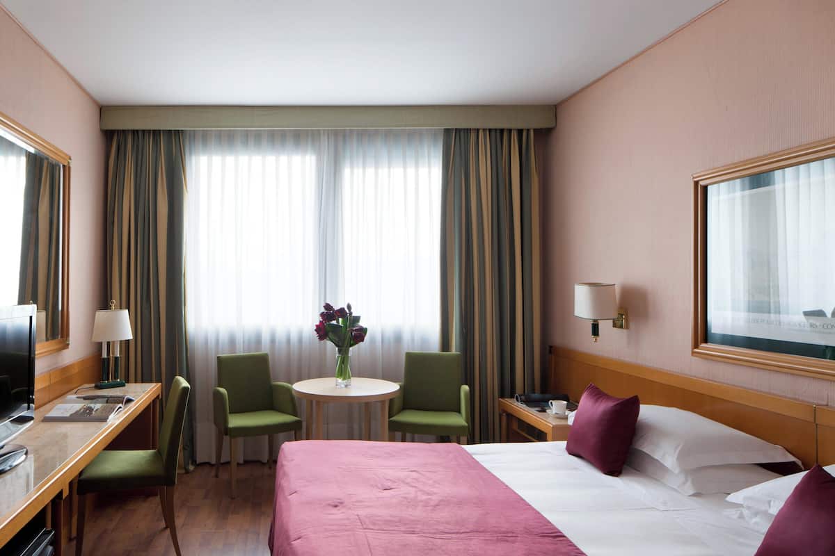 Minibar, in-room safe, desk, blackout curtains