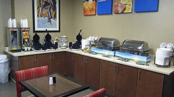 Free continental breakfast on weekdays