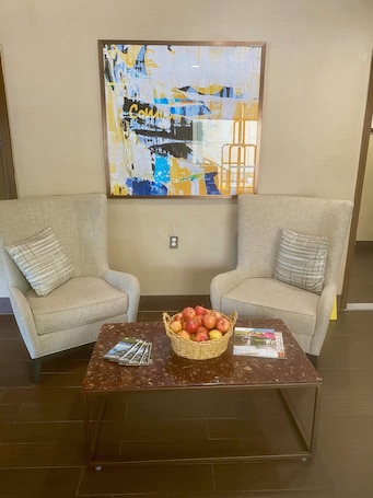 Lobby. Comfort Inn Rutland - Killington