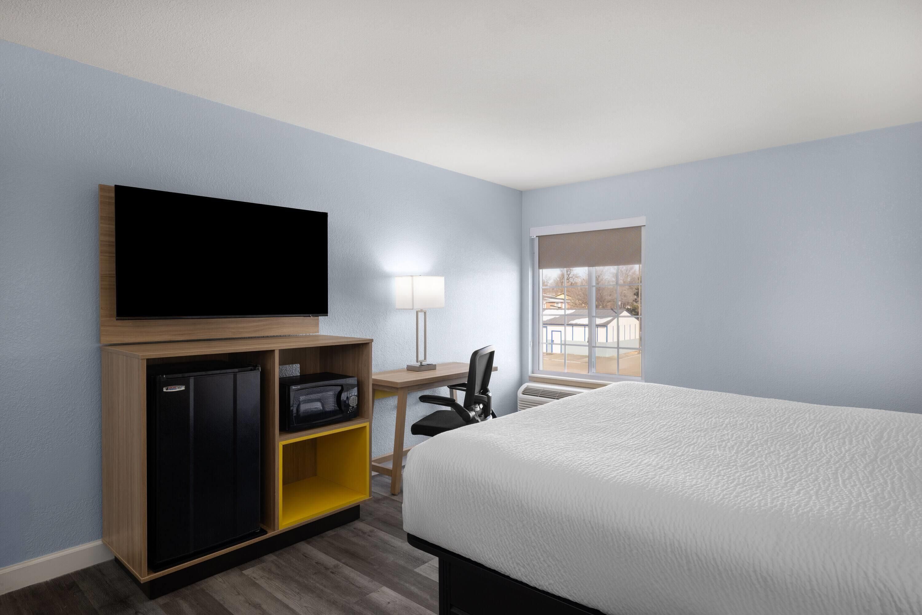 Iron/ironing board, free WiFi