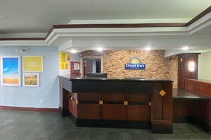 Lobby - Days Inn by Wyndham Dodge City (Dodge City)