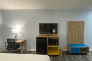 Iron/ironing board, free WiFi - Days Inn by Wyndham Dodge City (Dodge City)