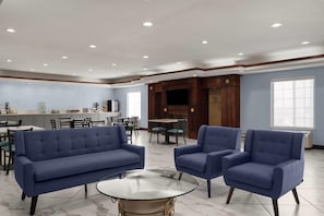 Lobby - Days Inn by Wyndham Dodge City (Dodge City)