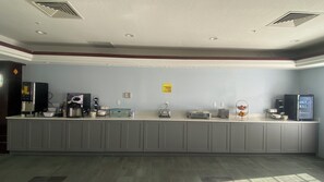 Free daily buffet breakfast  - Days Inn by Wyndham Dodge City (Dodge City)