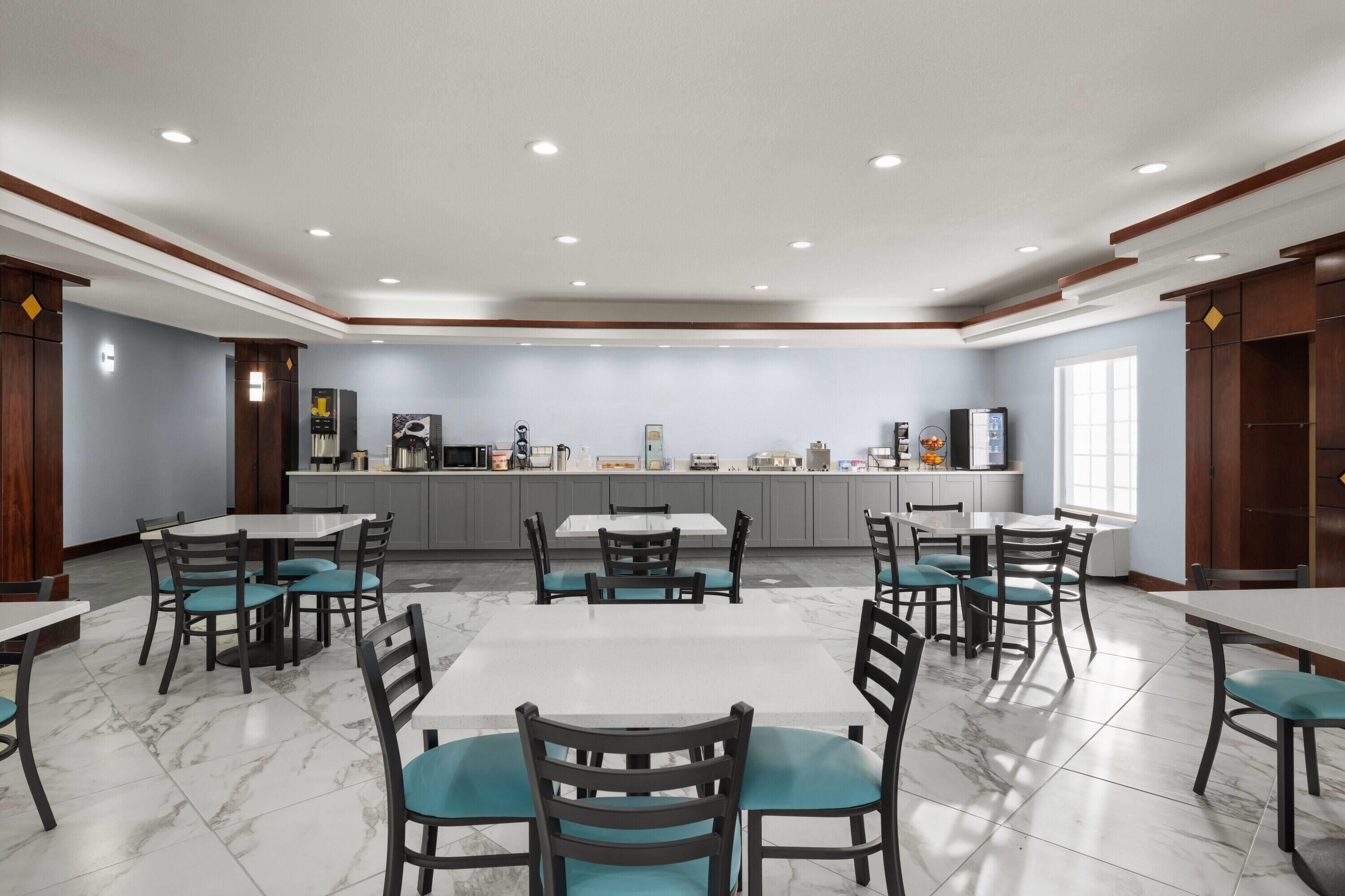 Free daily continental breakfast