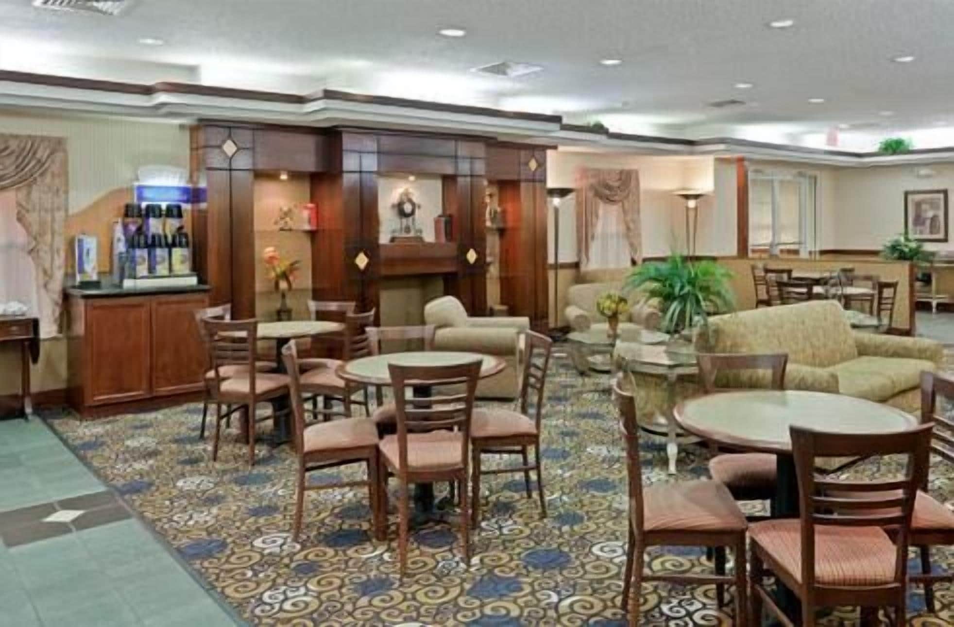 包含每日自助早餐